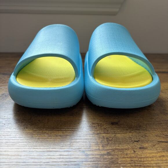 J SLIDES SQUISH Womens Sandals 8 Pool Slides Lightweight Turquoise Yellow New - Picture 2 of 11